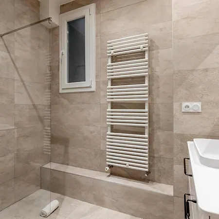 A1# 8people # 4bedrooms # Wagram # Ac # 8 Apartment *